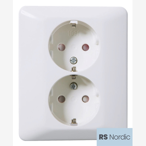 RS Renhvit lav dobbel stikkontakt med ett styrt uttak, perfekt for bruk med lampetter eller lamper